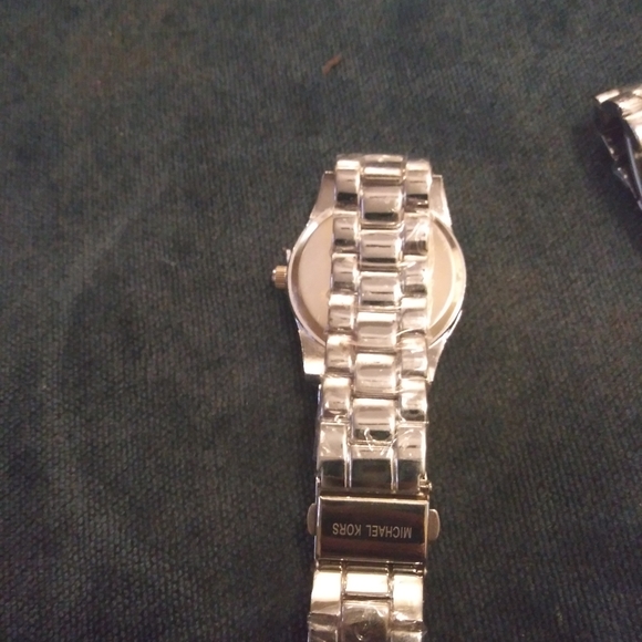 Micheal kors watch - Picture 2 of 2